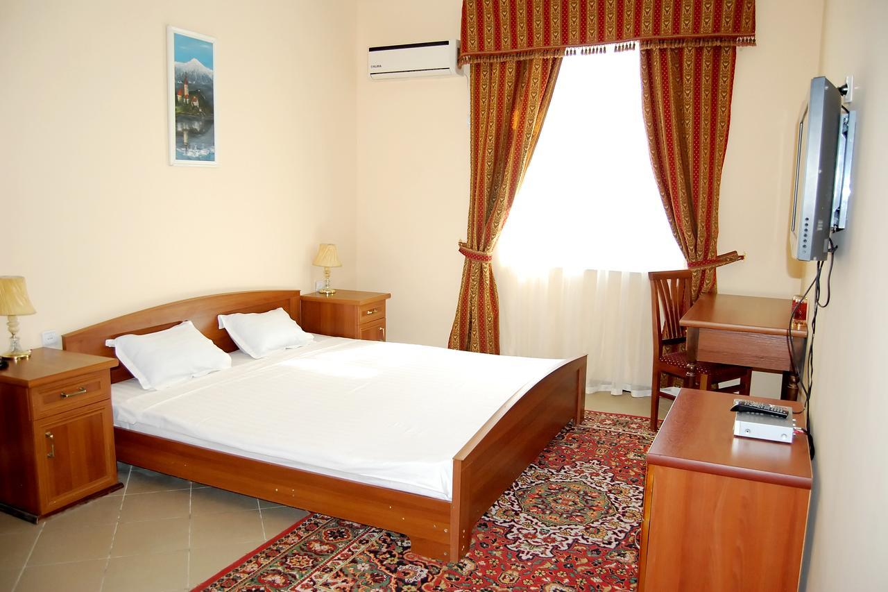 Crown Hotel Tasjkent Buitenkant foto
