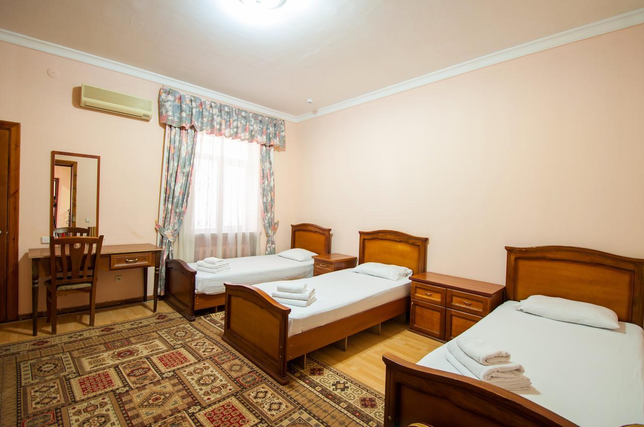 Crown Hotel Tasjkent Buitenkant foto
