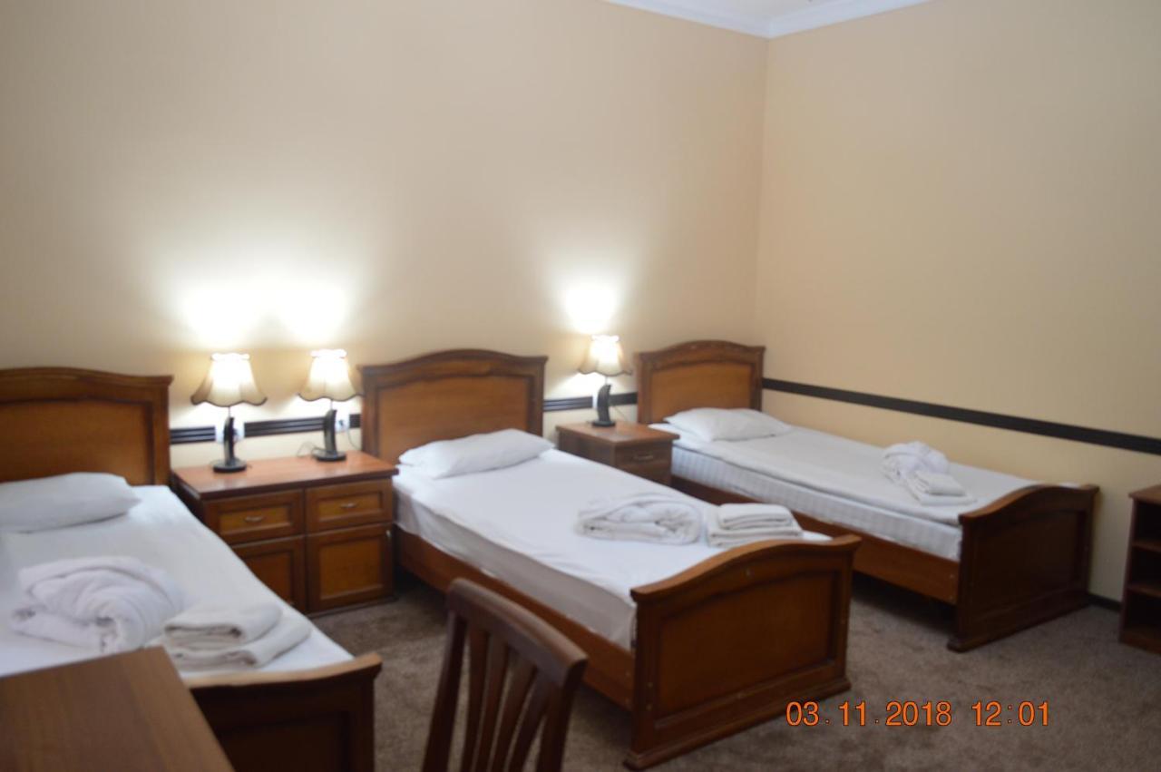 Crown Hotel Tasjkent Buitenkant foto